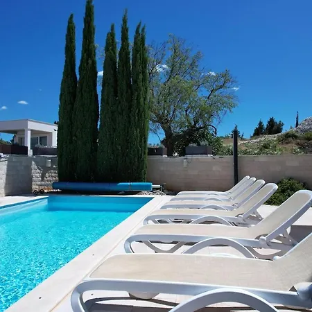 Allegra W Private Pool فيلة