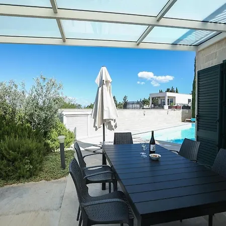 Allegra W Private Pool فيلة