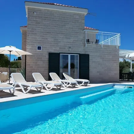 Allegra W Private Pool Villa Škrip